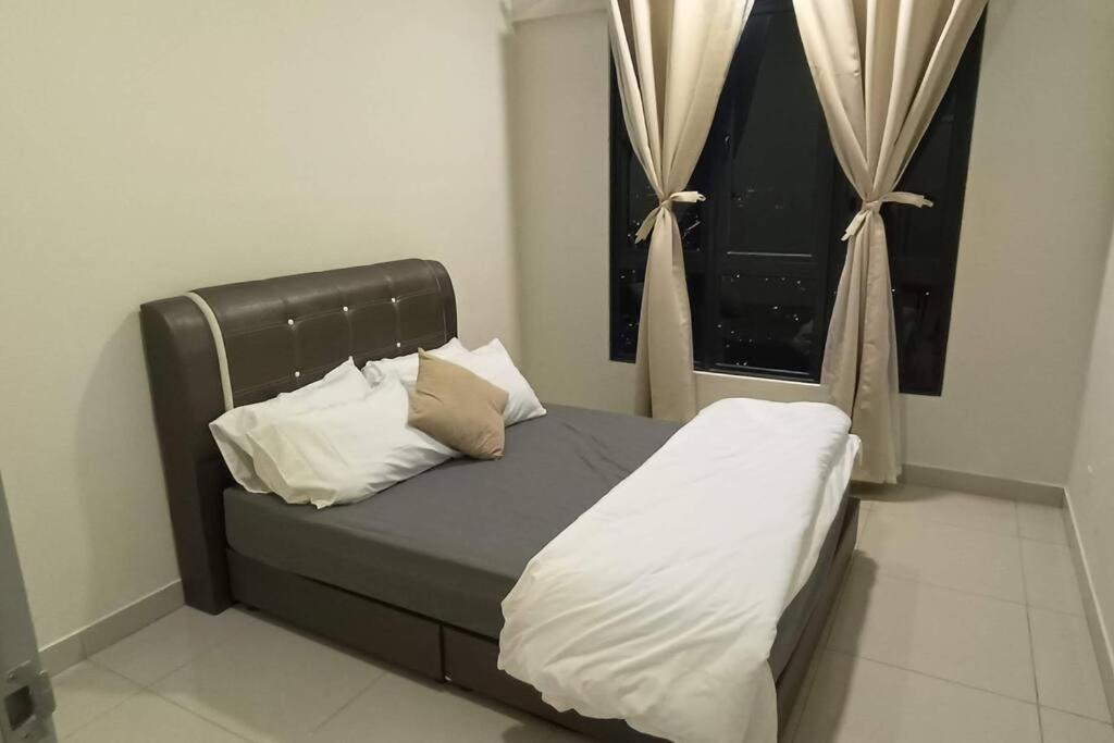 Salam Homestay 3br Bukit Jalil W Hill View Pangsapuri